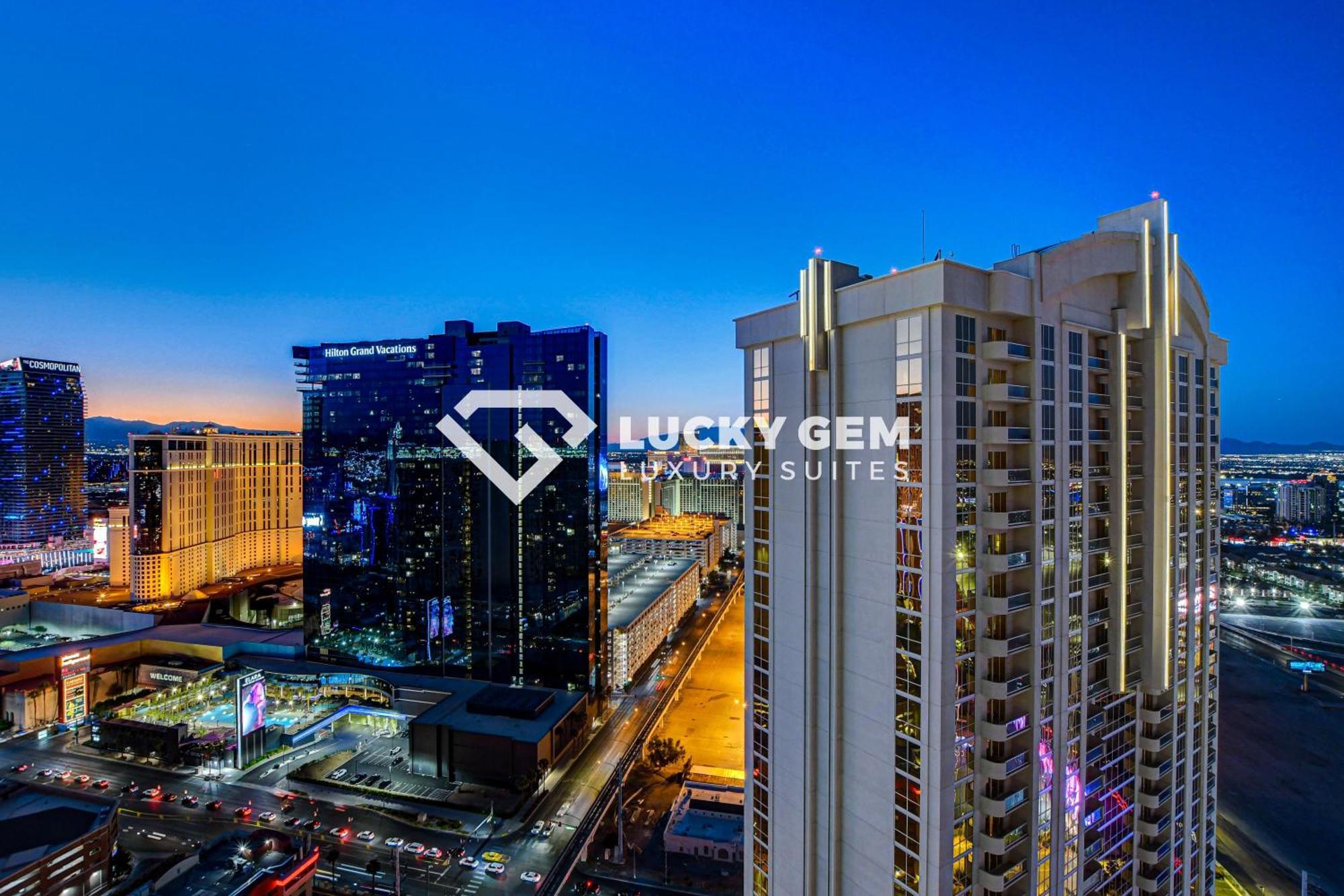 Lucky Gem Penthouse & Luxury Suites At Signature Resort, Balcony Strip View 3505 Лас-Вегас Экстерьер фото