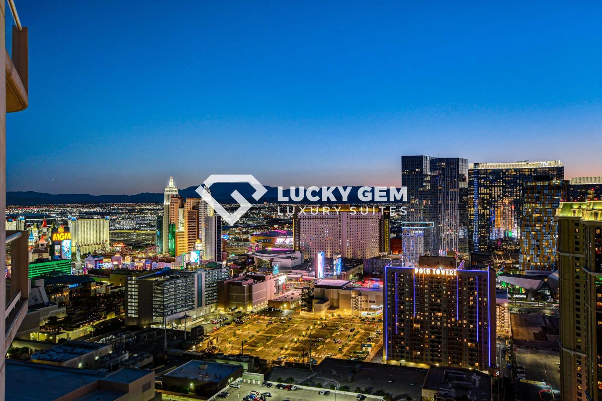 Lucky Gem Penthouse & Luxury Suites At Signature Resort, Balcony Strip View 3505 Лас-Вегас Экстерьер фото
