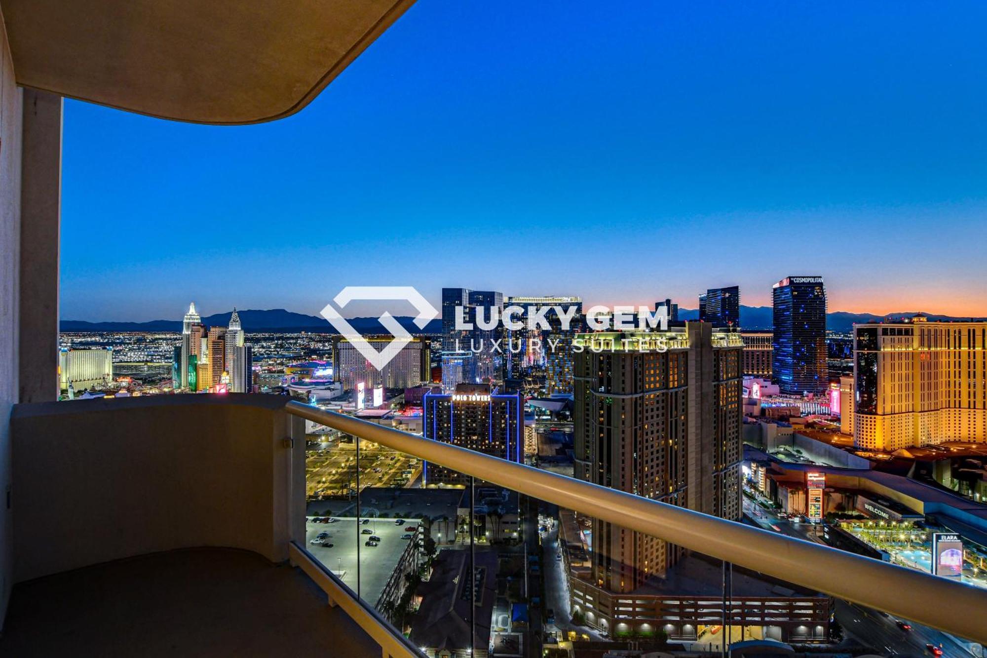 Lucky Gem Penthouse & Luxury Suites At Signature Resort, Balcony Strip View 3505 Лас-Вегас Экстерьер фото